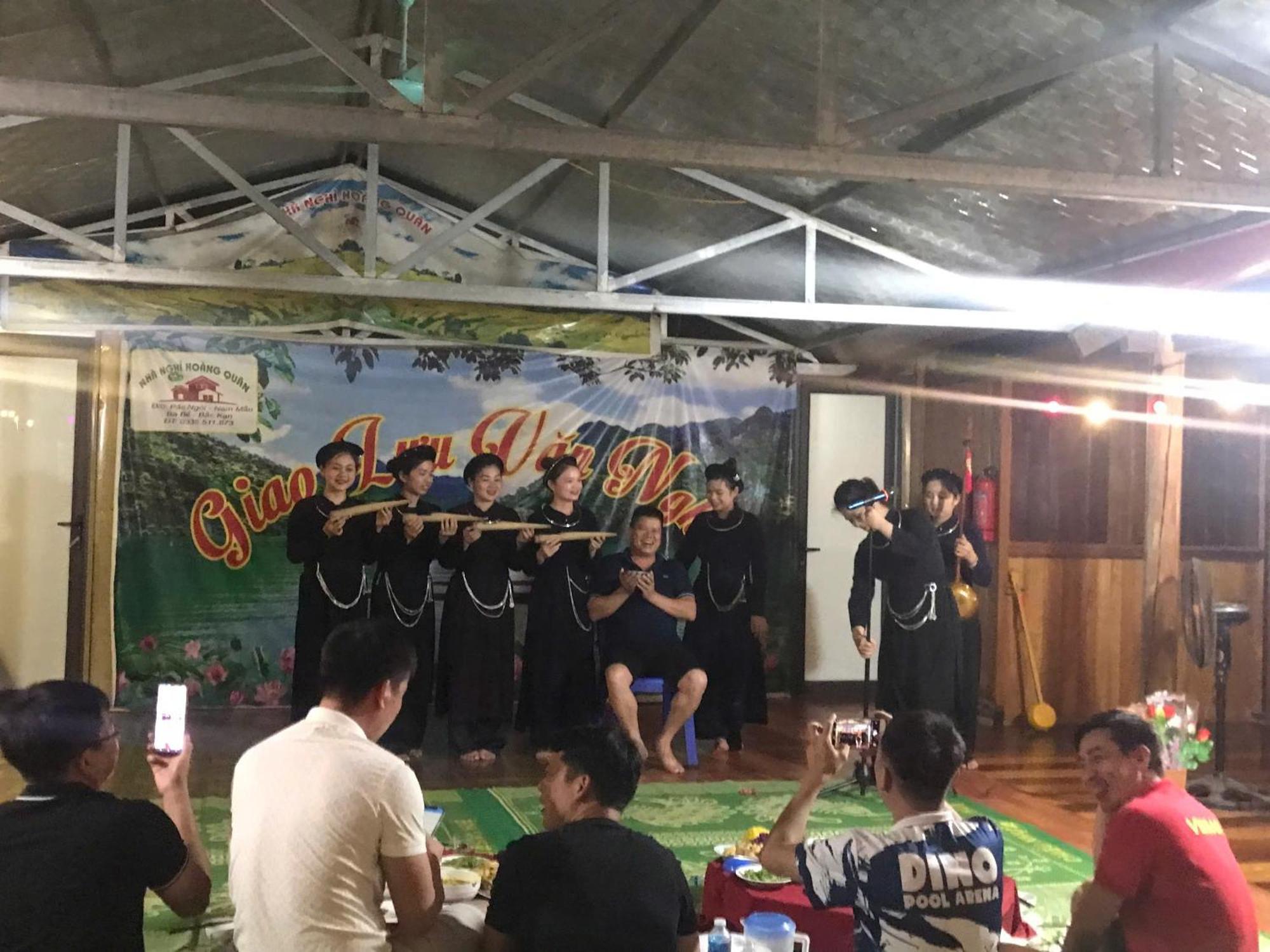 Hoang Quan Homestay Ba Be المظهر الخارجي الصورة